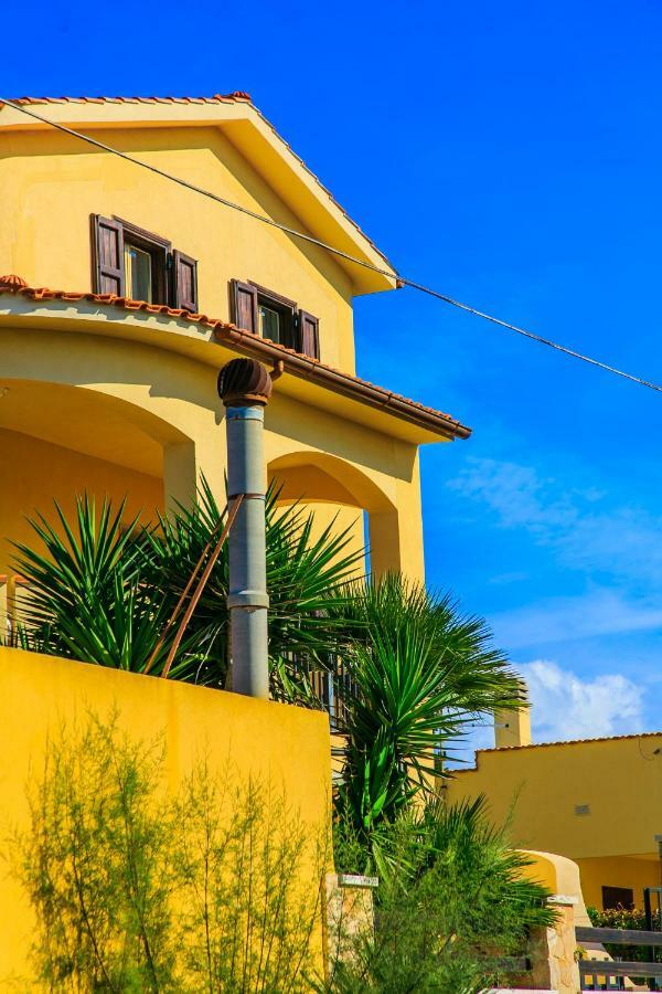 Casa Vacanze L'Orizzonte Aparthotel วาลเดอรีส ภายนอก รูปภาพ