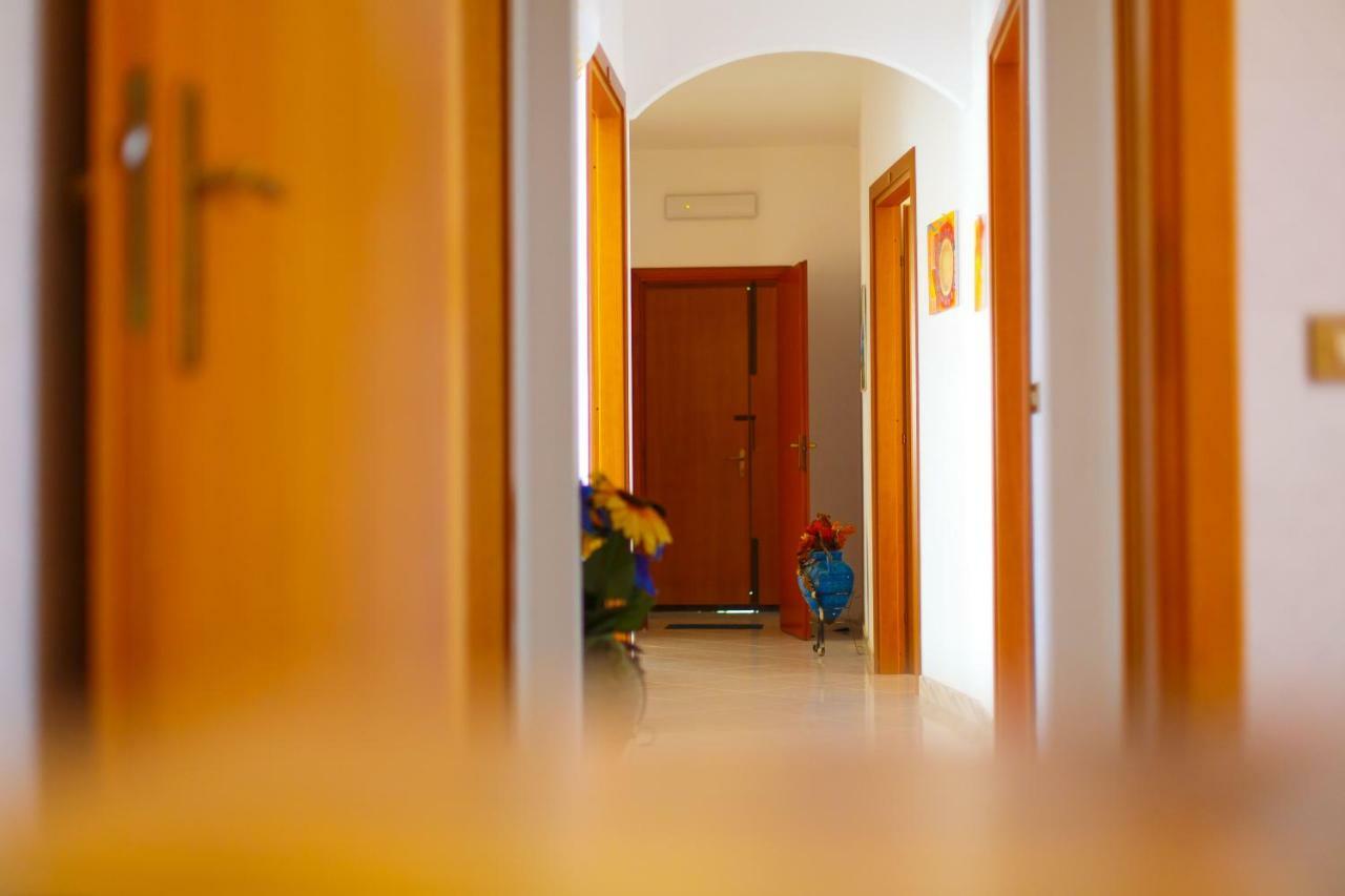 Casa Vacanze L'Orizzonte Aparthotel วาลเดอรีส ภายนอก รูปภาพ
