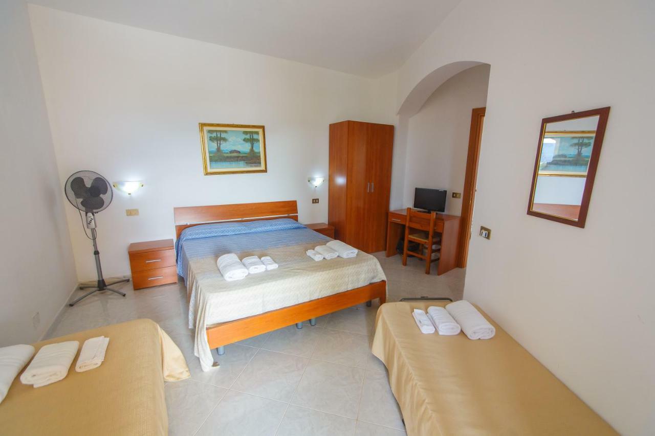 Casa Vacanze L'Orizzonte Aparthotel วาลเดอรีส ภายนอก รูปภาพ