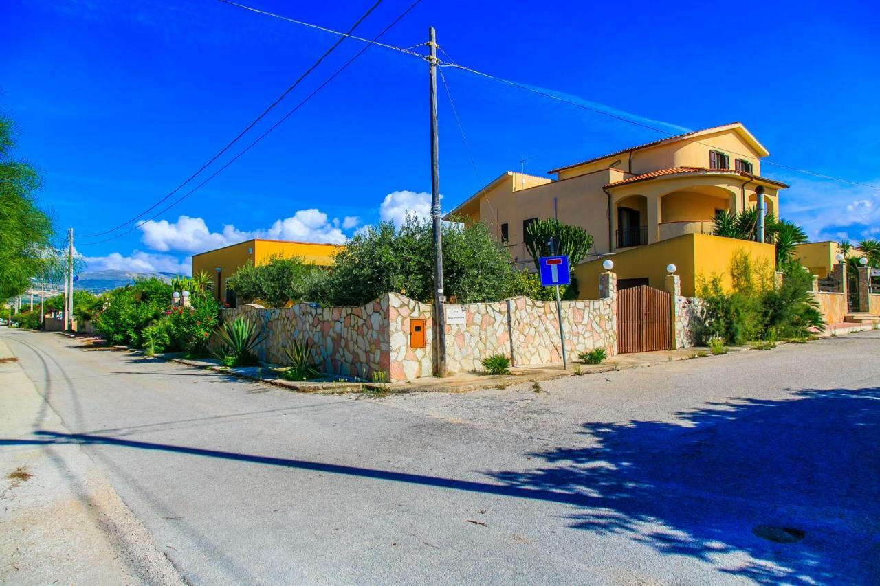 Casa Vacanze L'Orizzonte Aparthotel วาลเดอรีส ภายนอก รูปภาพ