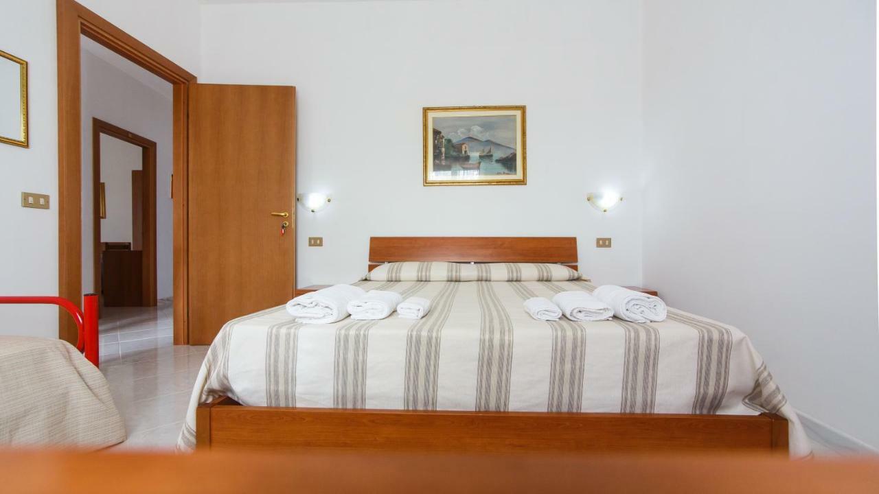 Casa Vacanze L'Orizzonte Aparthotel วาลเดอรีส ภายนอก รูปภาพ