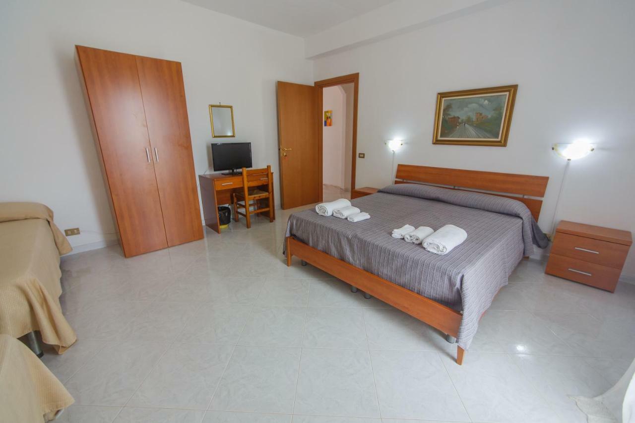 Casa Vacanze L'Orizzonte Aparthotel วาลเดอรีส ภายนอก รูปภาพ